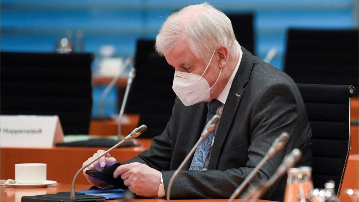 Versäumnisse beim Katastrophenschutz - Vorwürfe gegen Seehofer