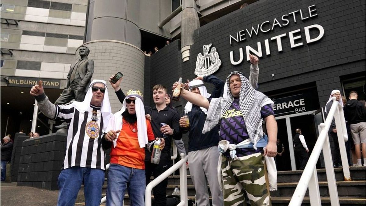 Verkleidet als Scheichs: Newcastle appelliert an Fußball-Fans