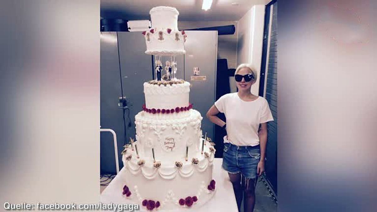 Lady Gaga trainiert Tortenpfunde ab
