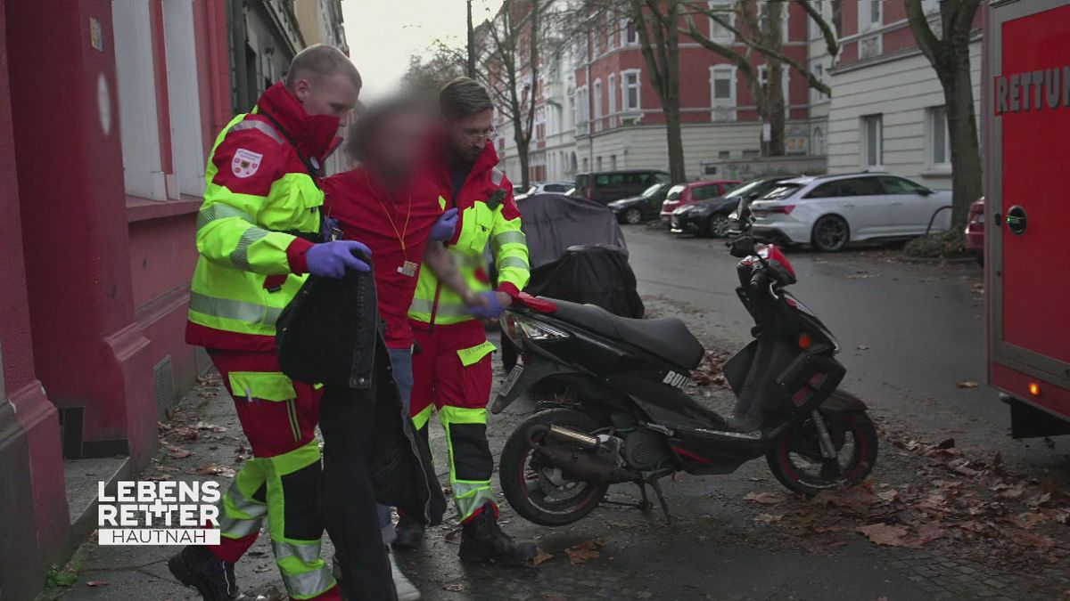 Einsatzgebiet Dortmund: Bewusstloser junger Mann auf der Straße