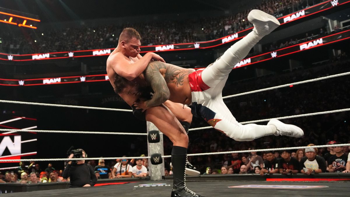 Gunther und Jey Uso im Kampf um den World Heavyweight Title