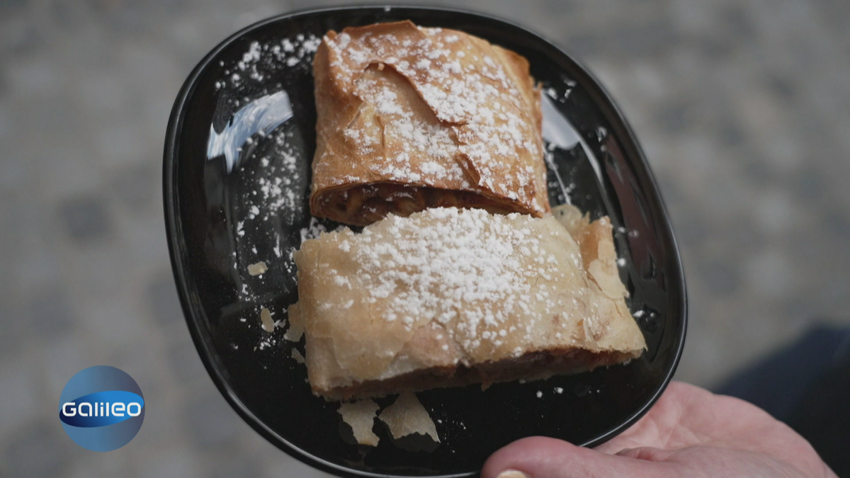 Apfelstrudel: Handarbeit in der Manufaktur vs. 800km Strudel im Jahr