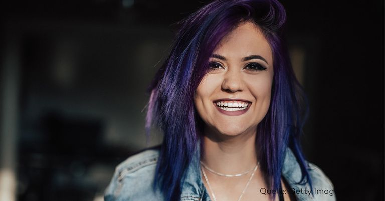Haare färben: "Ultra Violet" ist jetzt der neue Trend!