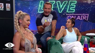 Tag 14 in der Late Night Show: Emmy Russ und Micaela Schäfer teilen aus