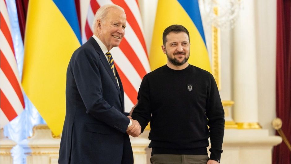 Überraschungs-Besuch: Biden ist in Kiew