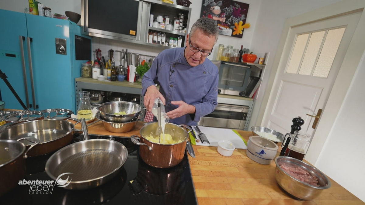 Hoffmanns Leibgerichte: Frikadellen mit Kartoffelstampf und Biersauce 