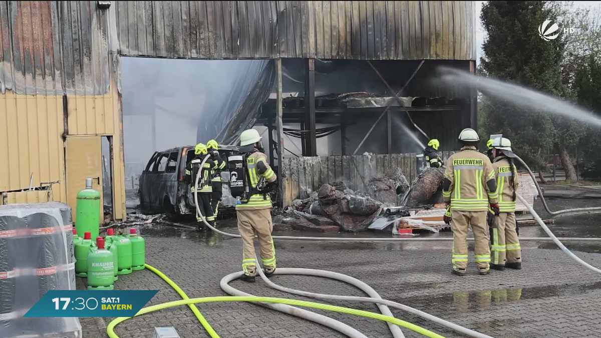 Großbrand in Obernburg: Lagerhalle in Flammen – Gasflaschen explodieren
