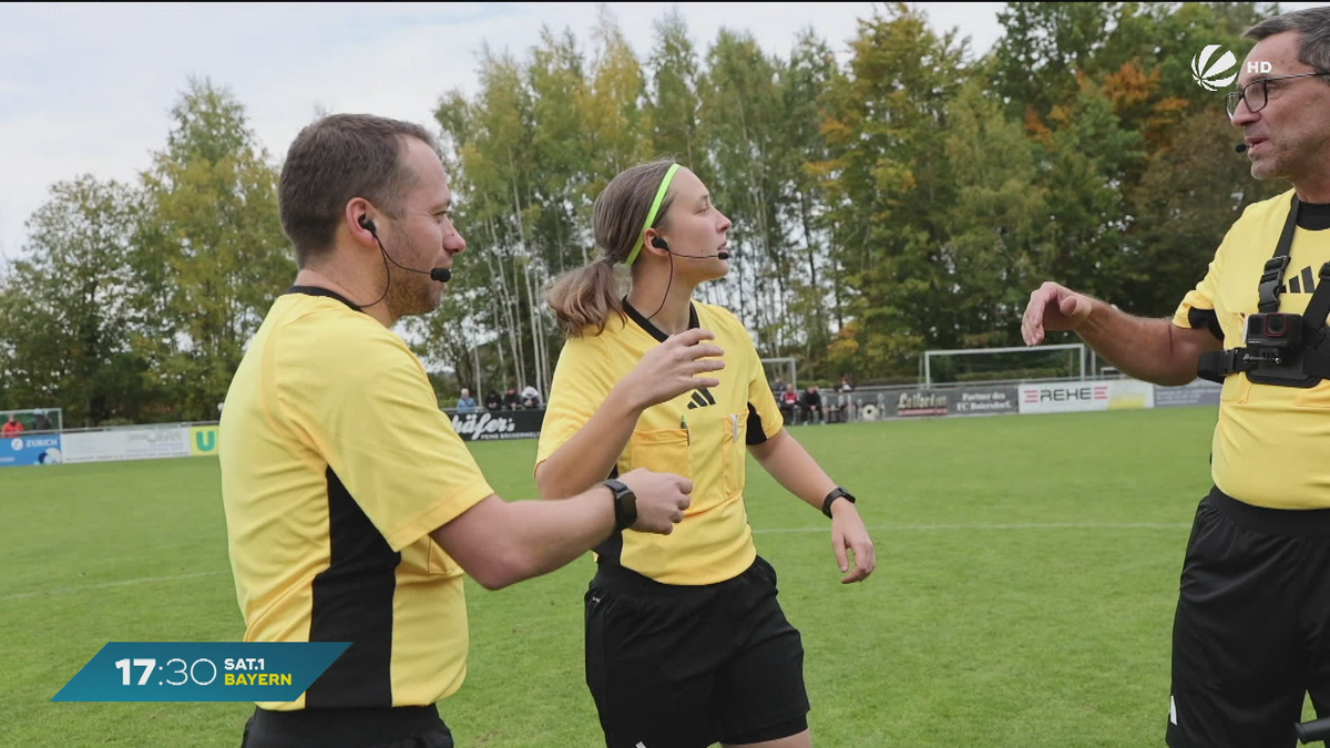 Pfeifen im Doppelpack: Vater-Tochter-Gespann auf dem Fußballplatz