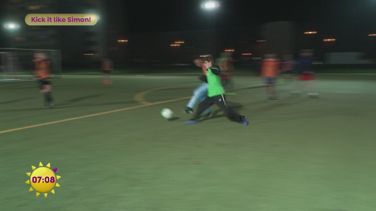 Kick it like Simon!