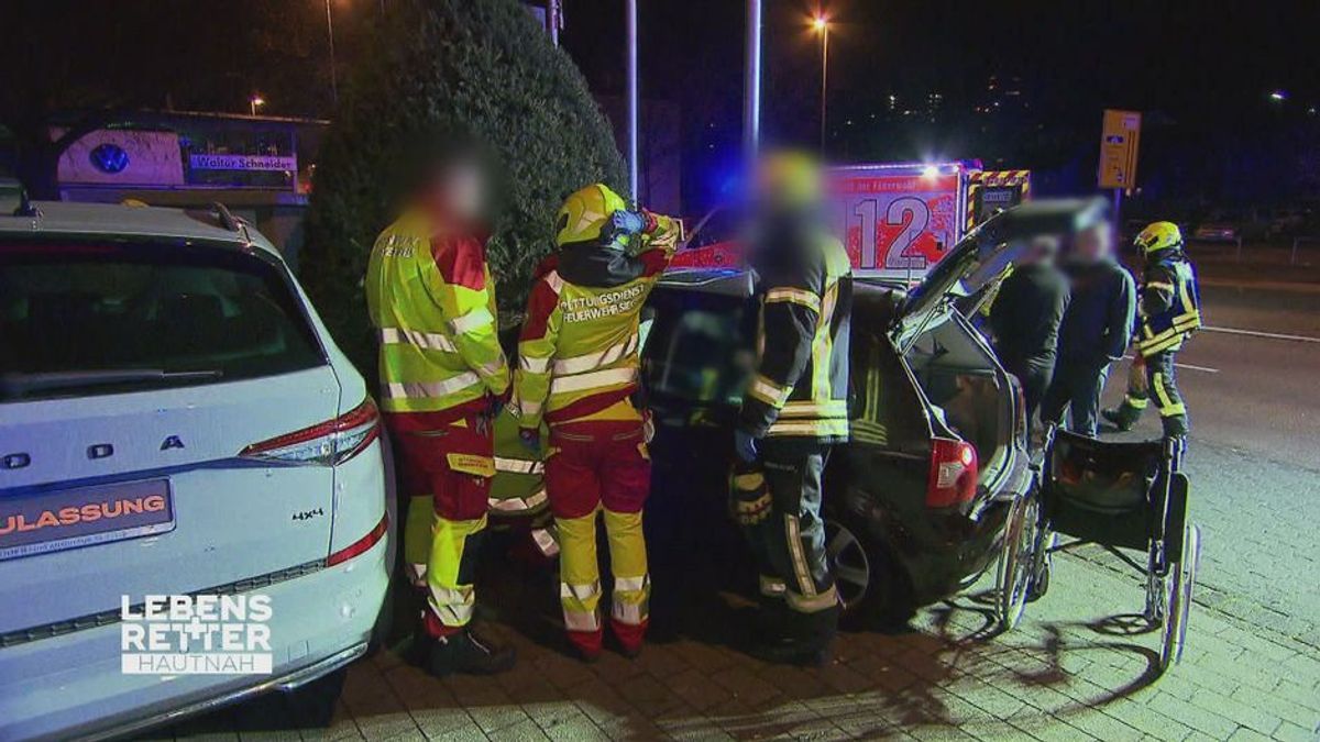 Einsatzgebiet Siegen: Schwerer Verkehrsunfall mit mehreren Verletzten