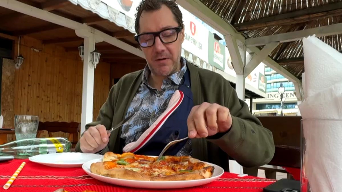 Koch Undercover – Mirko Reeh testet Pizza am Goldstrand