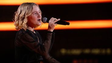 Nicht zu jung für diesen Mega-Auftritt: Lucy bringt die Coaches zum Schmunzeln