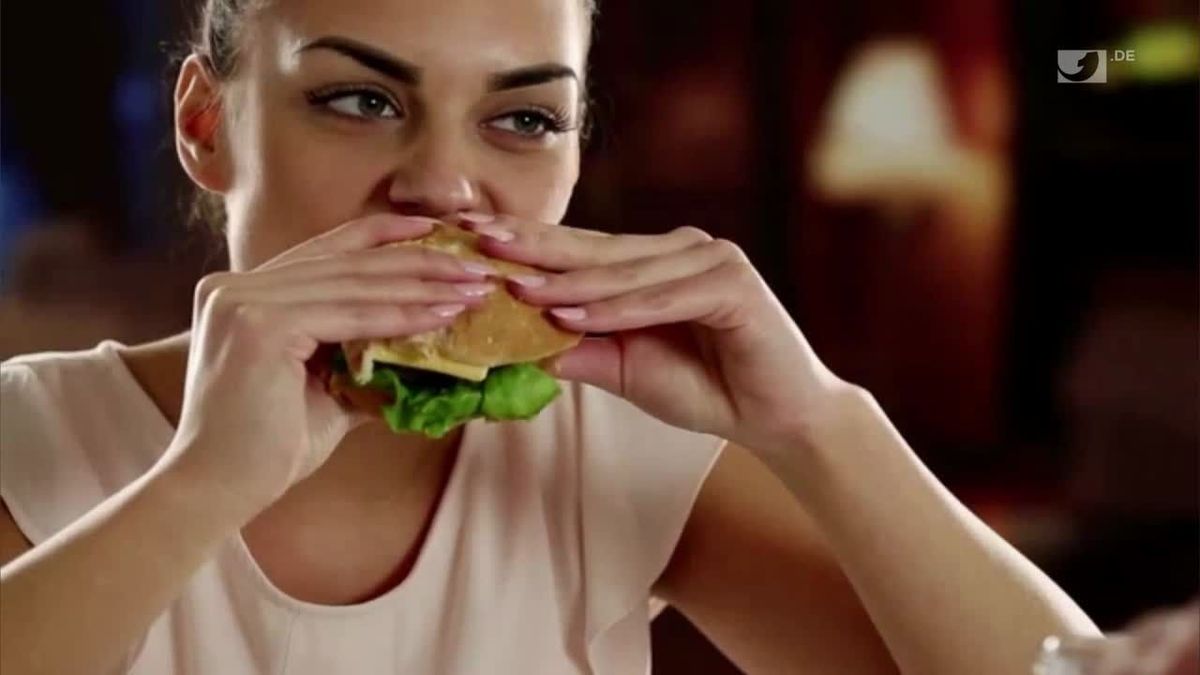 Darum können nachtaktive Menschen mehr Junk Food essen