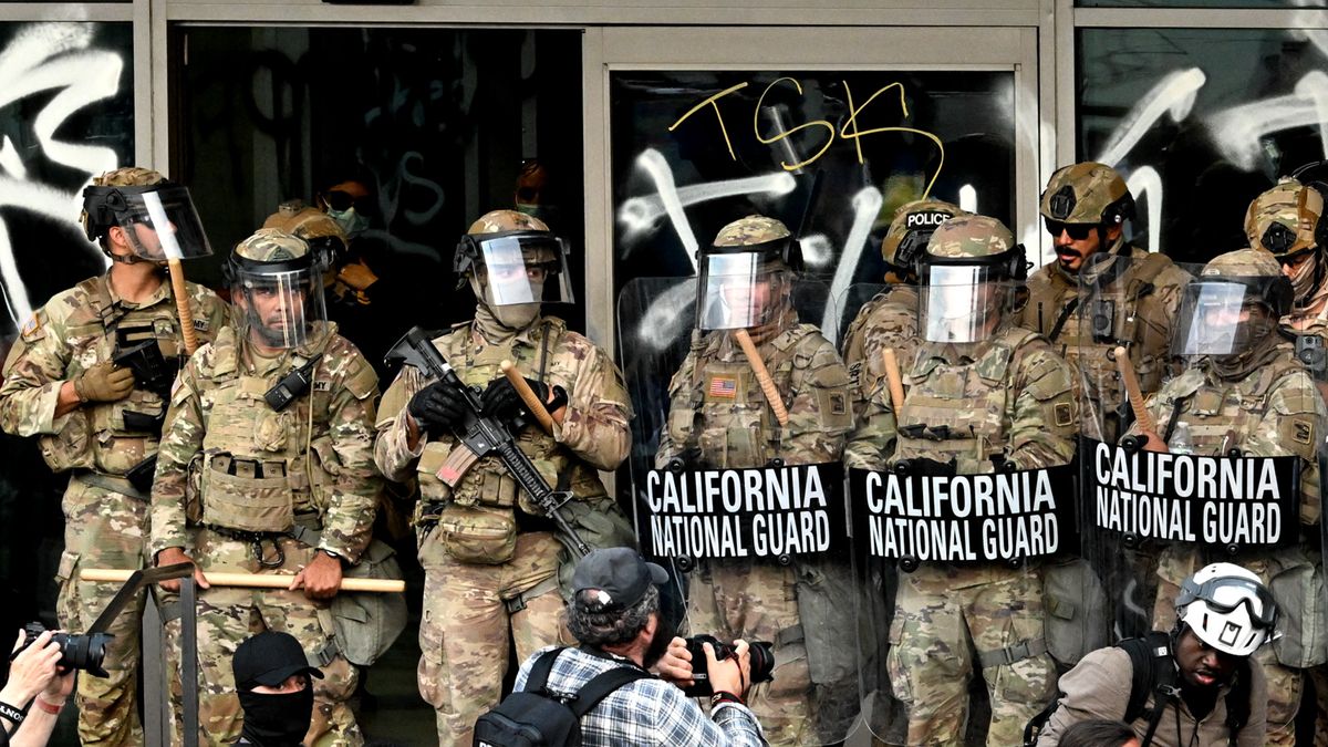 L.A.: Notstand und Ausgangssperre