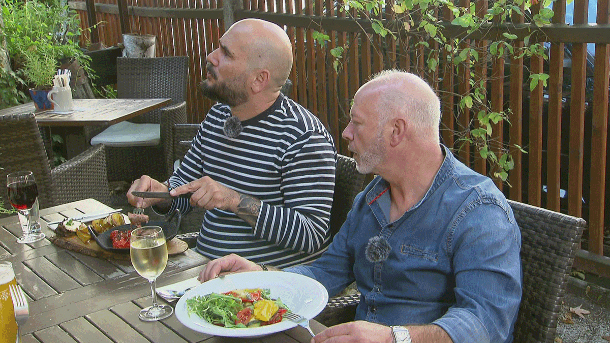 Anil lässt Jonas den Gargrad spüren