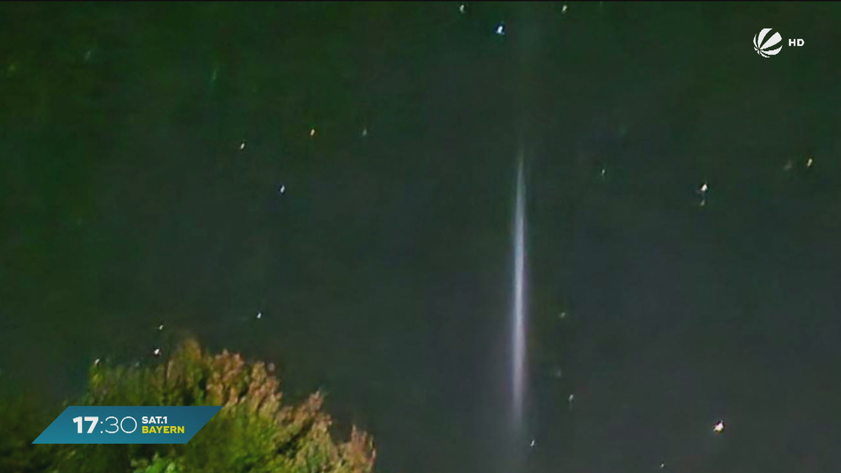 Seltsamer Lichtstrahl über Bayern: Chinesische Rakete sorgt für Aufsehen