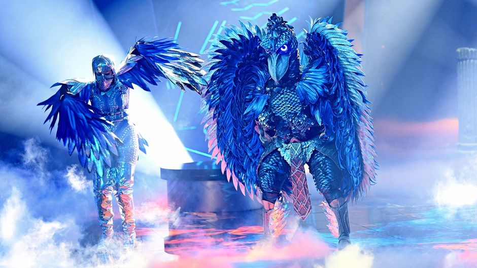 The Masked Singer 2023: The Shoebill נותן לך עור אווז עם "Closer To The Edge"