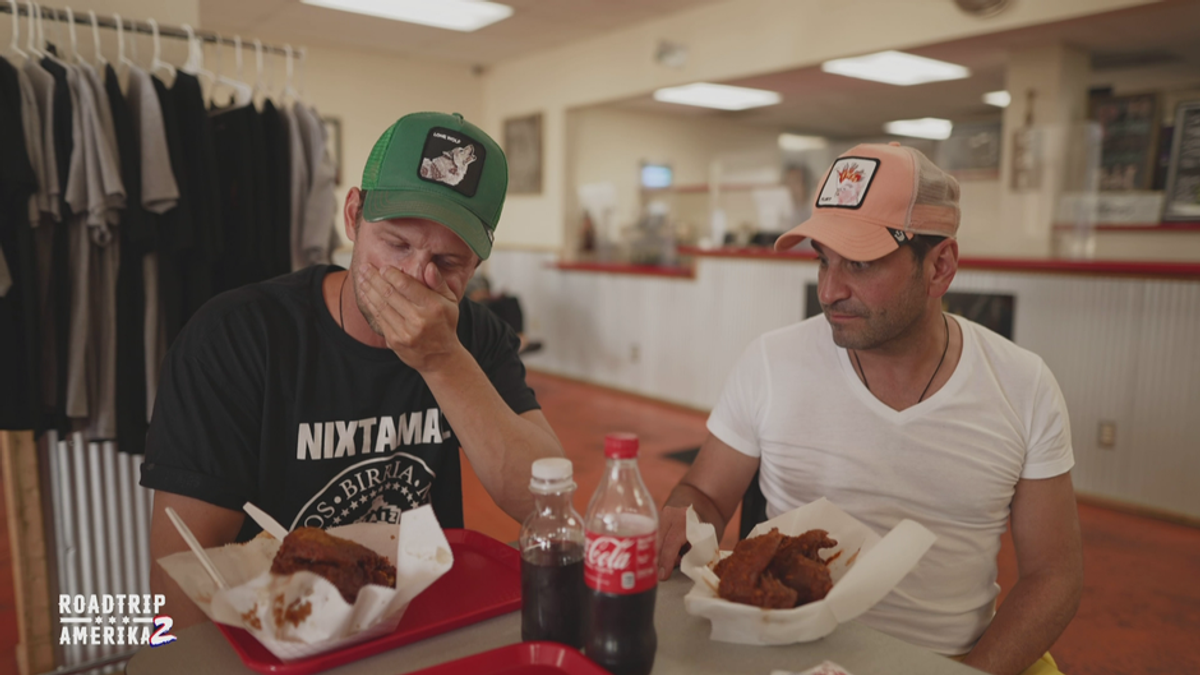 Scharfes Huhn 20 Minuten in der Fritteuse - "Da ist auch der Autoreifen durch!"