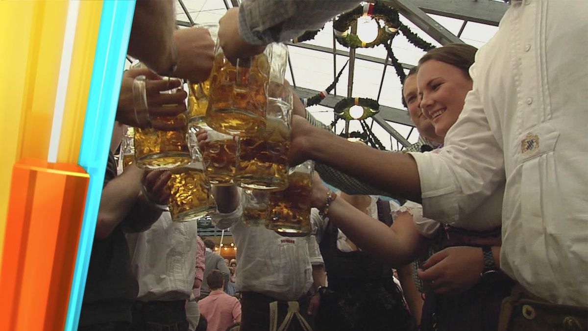 Prominente und Millionen Besucher feiern auf dem Oktoberfest