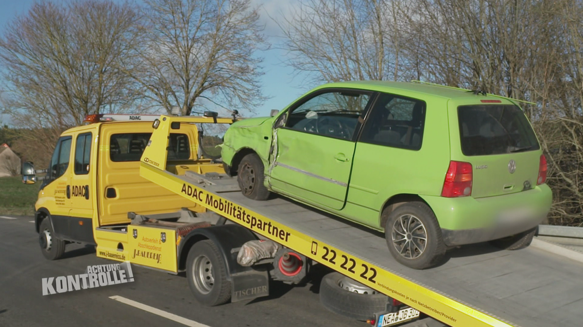 Totalschaden nach Unfall - Abschlepper Bauerreiß 