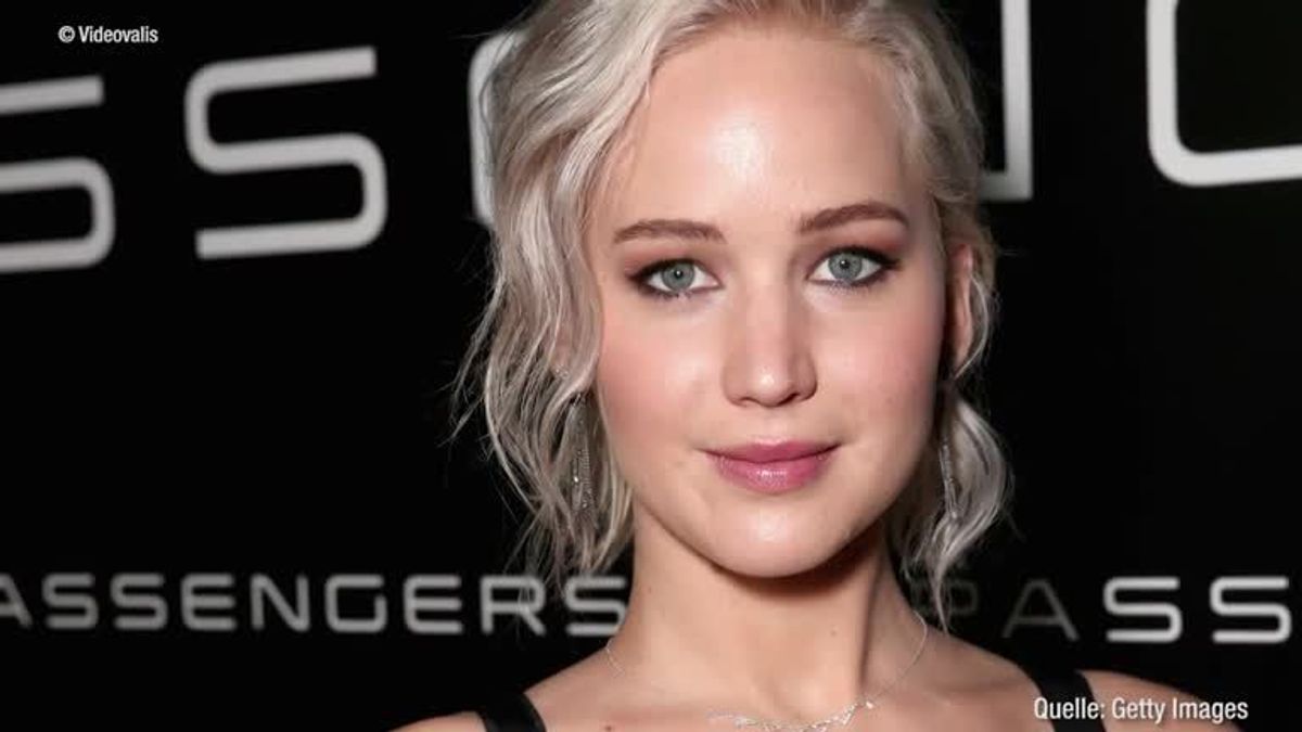 Jennifer Lawrence ohne BH bei der CinemaCon