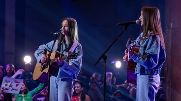 Anja und Jana mit "Leiwand" in den Knockouts: Schunkeln im Dunkeln 
