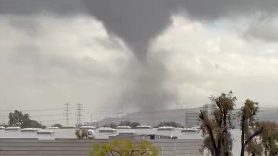 Ungewöhnliches Wetter-Phänomen: Seltener Tornado verwüstet Kalifornien