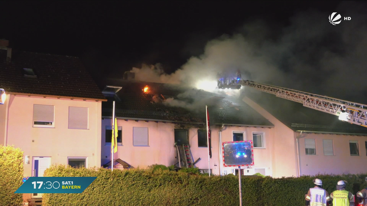 Brand in Schwabach: Drei Reihenhäuser in Flammen
