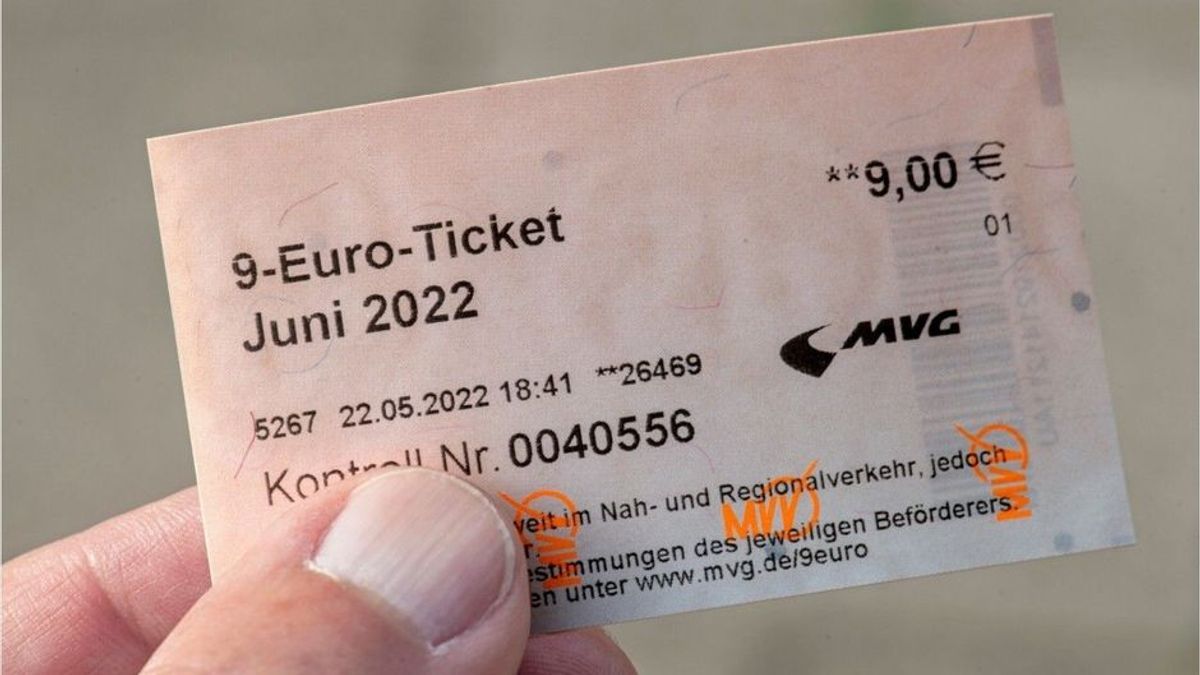 Holpriger Start in München: Zehntausende 9-Euro-Tickets falsch bedruckt
