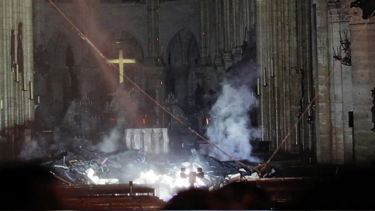 Heftige Zerstörung: Erste Bilder aus dem Inneren von Notre Dame