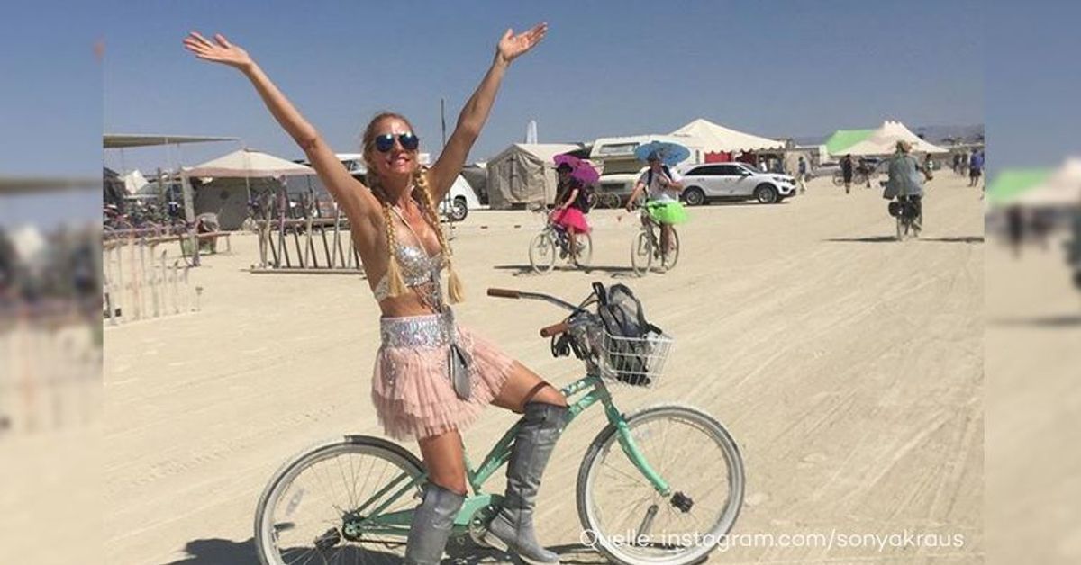 Sonya Kraus (45): Bauchfrei und mit sexy Outfit beim Burning Man
