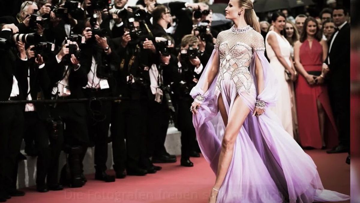 Cannes: Model ohne Höschen auf dem Roten Teppich