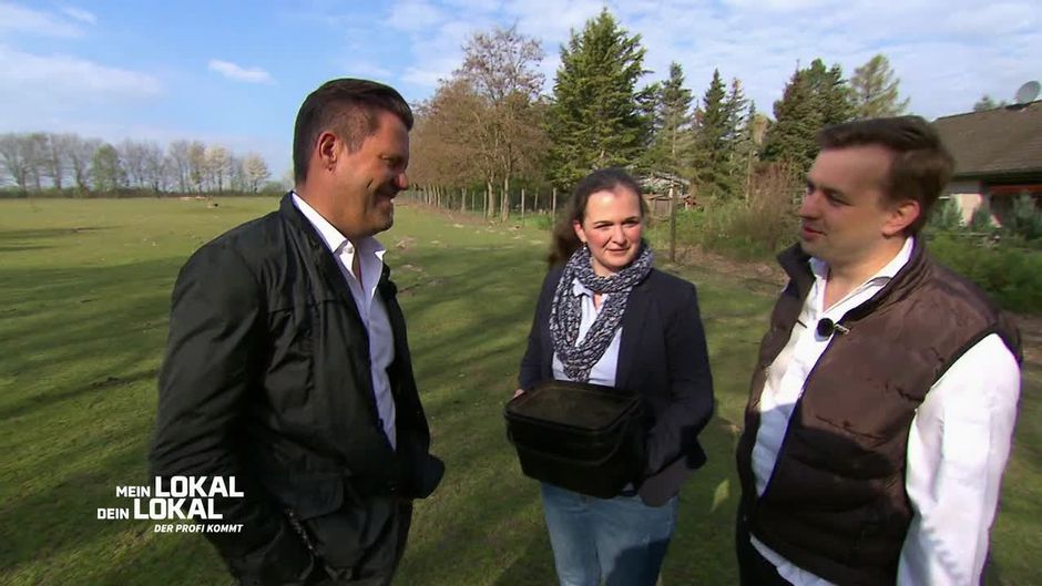 Mike Süsser besucht die Rehe im "Jägerkrug" Kabel Eins