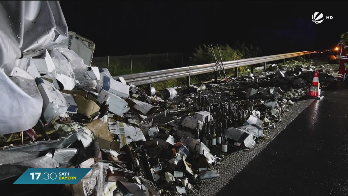 Unfall auf der A3: Lkw mit Wein-Ladung umgekippt