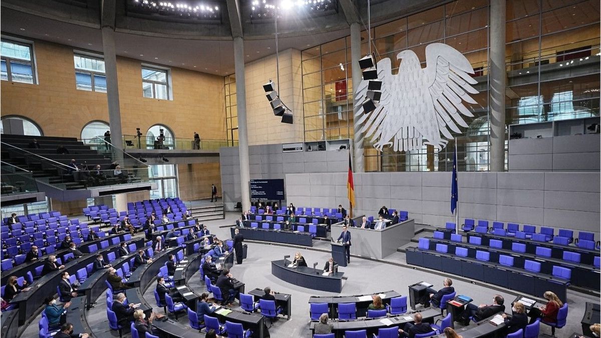 Im Bundestag: Abgeordnete gelten länger als 3 Monate als genesen