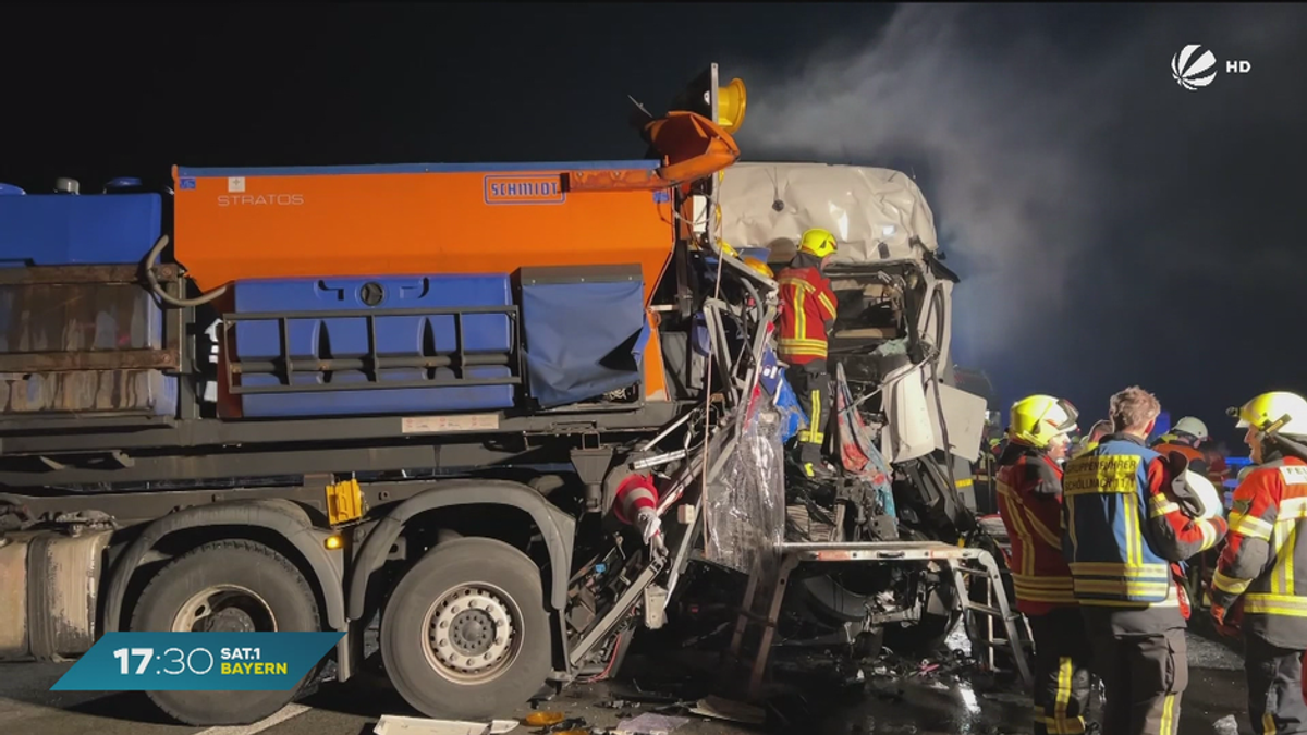 Schwerer Unfall auf A3: Holztransporter fährt in Sicherungsfahrzeug