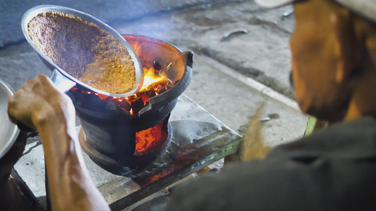 Kerak Telor: So schmeckt angebrannter Reis!