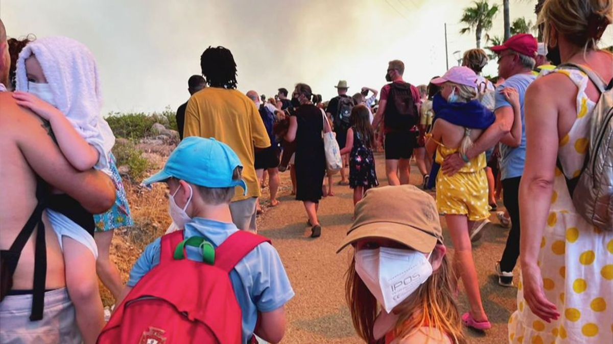 Rhodos steht in Flammen! Urlauber müssen abreisen