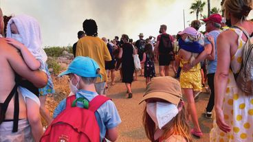 Rhodos steht in Flammen! Urlauber müssen abreisen