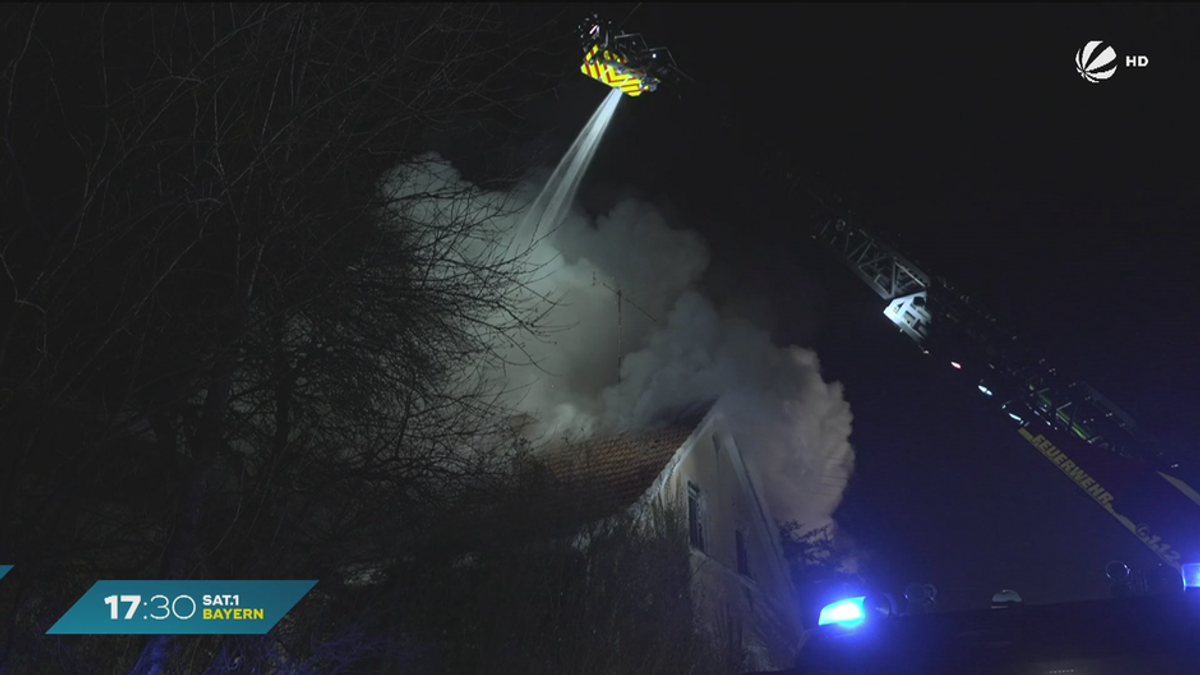 Brand in Gittenbach: Einsatzkräfte retten Person aus Einfamilienhaus