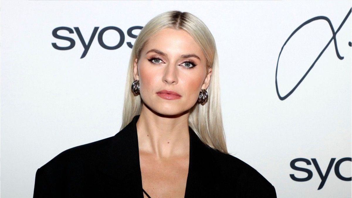 Pflaster im Gesicht: Lena Gercke meldet sich nach Arztbesuch