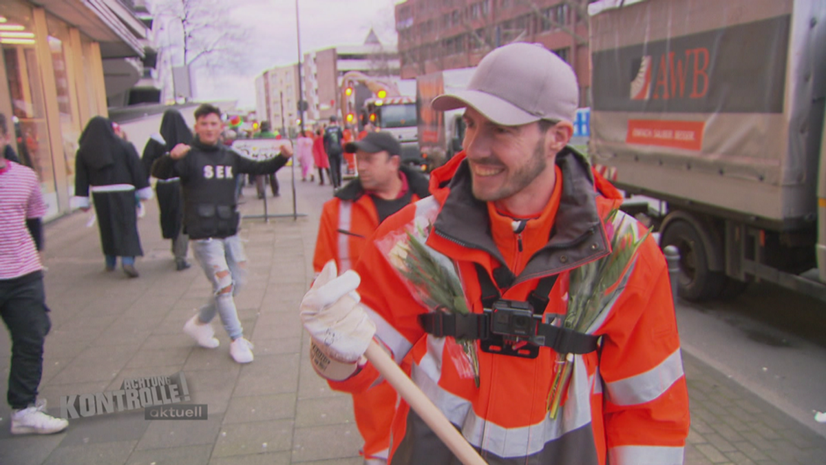 Aufräumkommando beim Kölner Karneval