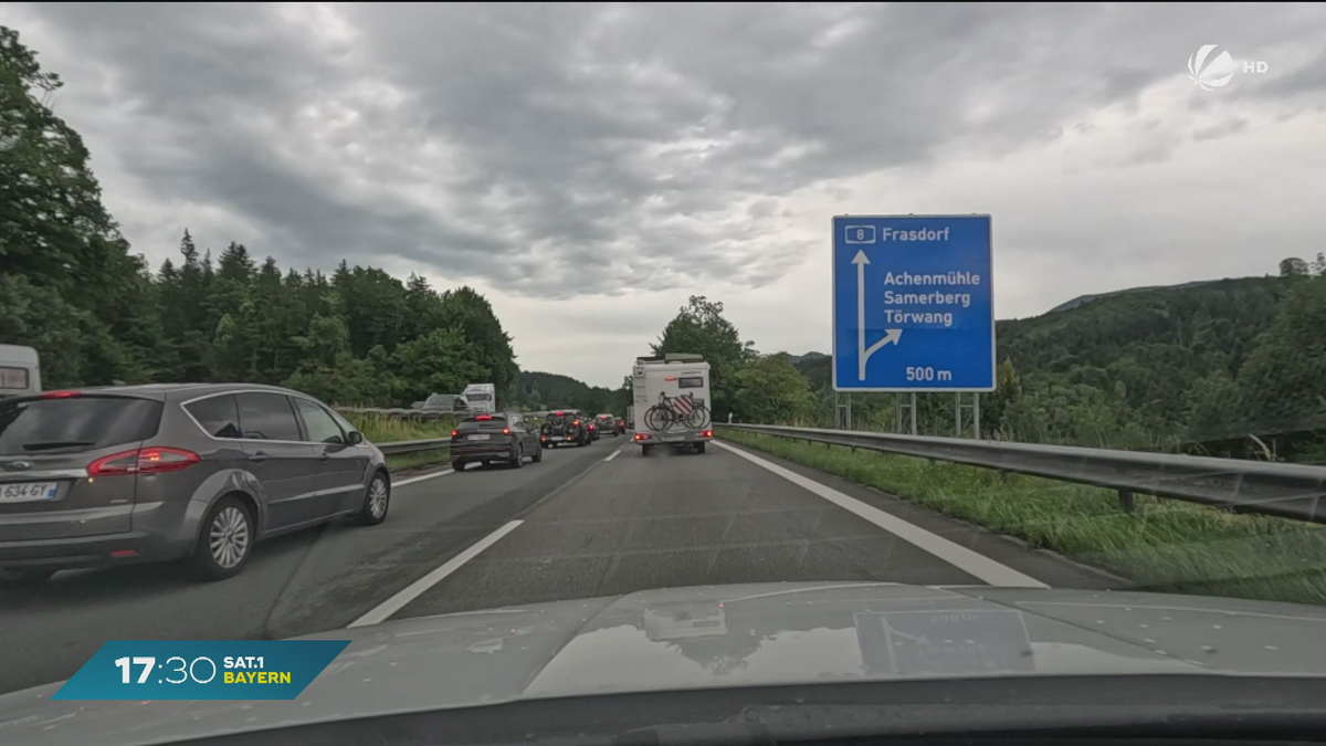 Abfahrverbot an A8 und A93 missachtet: Über 100 Autofahrer gestoppt