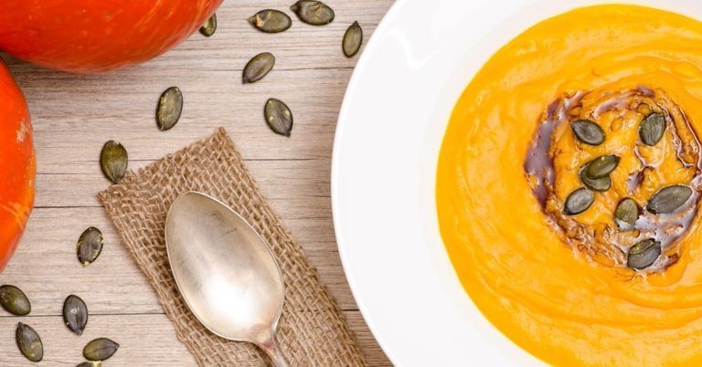 Für Halloween 2021: So gelingt die perfekte Kürbis-Suppe