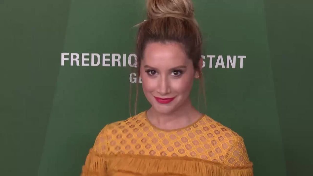 Für dieses Kleid muss sich Ashley Tisdale fiese Beleidigungen anhören