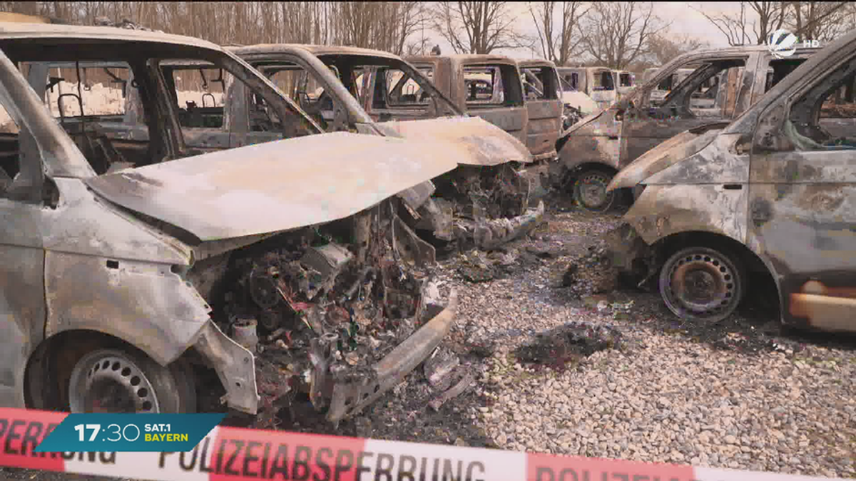 23 Polizeiautos in München ausgebrannt: Wer steckt dahinter?