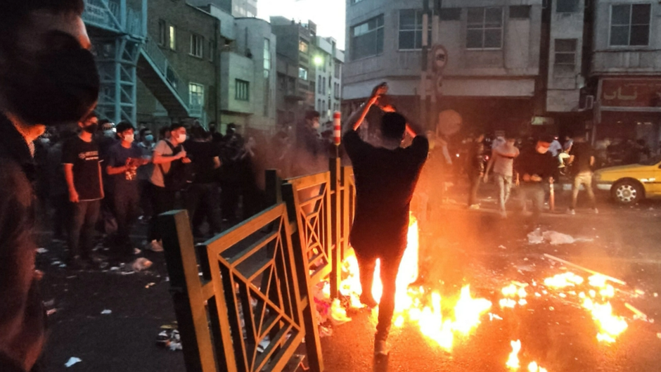 Что будет после гибели президента ирана. Митинги в Иране.