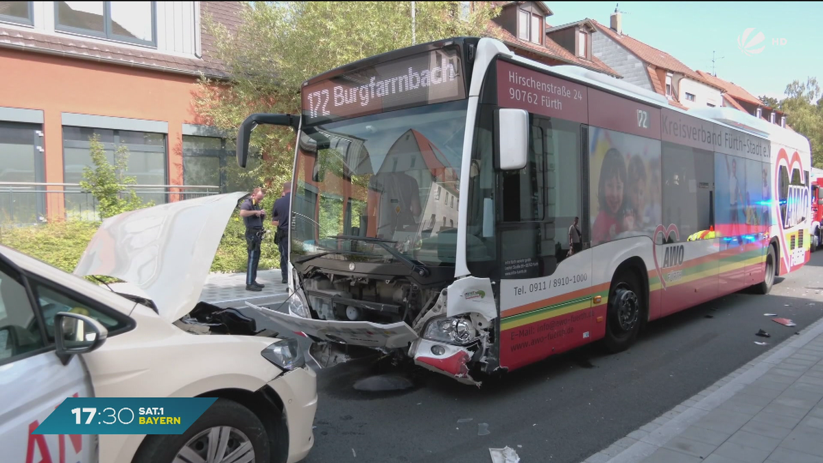 Bus-Unfall in Fürth: Fünf Menschen bei Zusammenprall verletzt