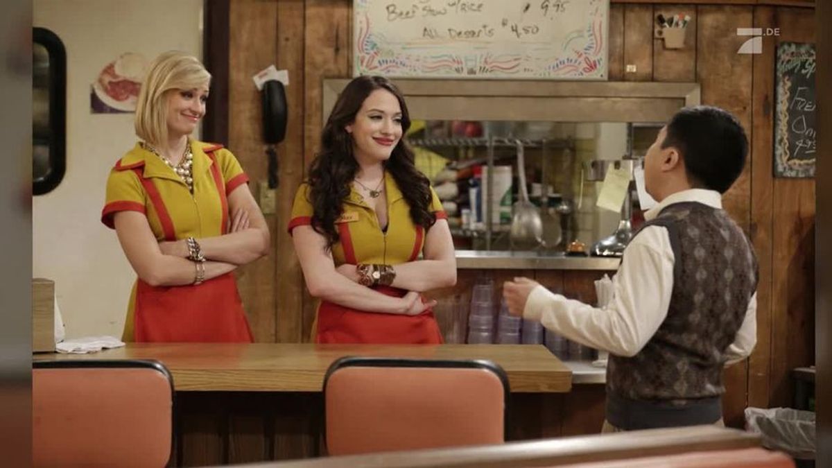 "2 Broke Girls": So sehen Kat Dennings und Beth Behrs ungeschminkt aus