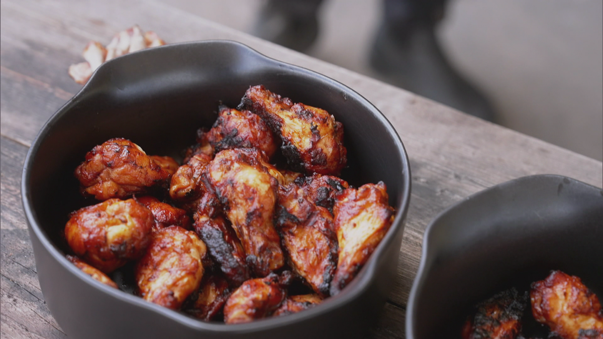 Buffalo Wings selber machen! Die BBQ -Profis zeigen, wie es geht!